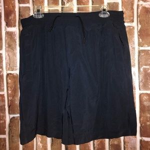 Lululemon Athletica Shorts Size XL